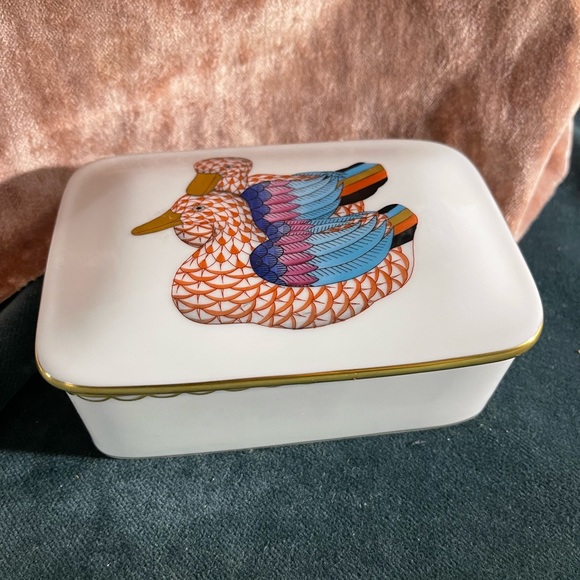 Herend Accents Herend Porcelain Trinket Box With Pair Of Ducks